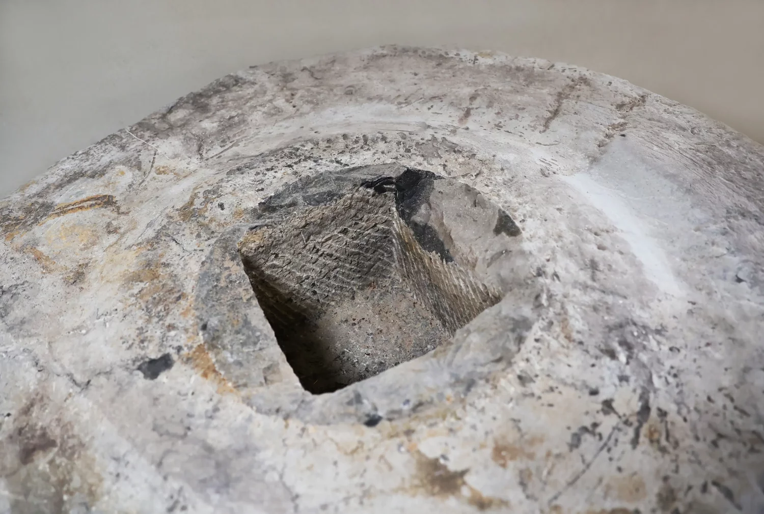 belgisch hardstenen molensteen