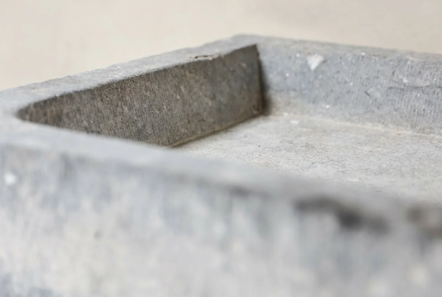 oude belgisch blauwstenen wasbak