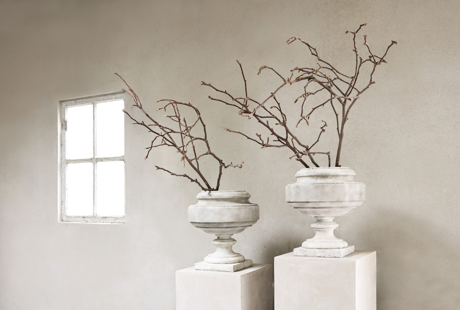 oude marmeren set urnen