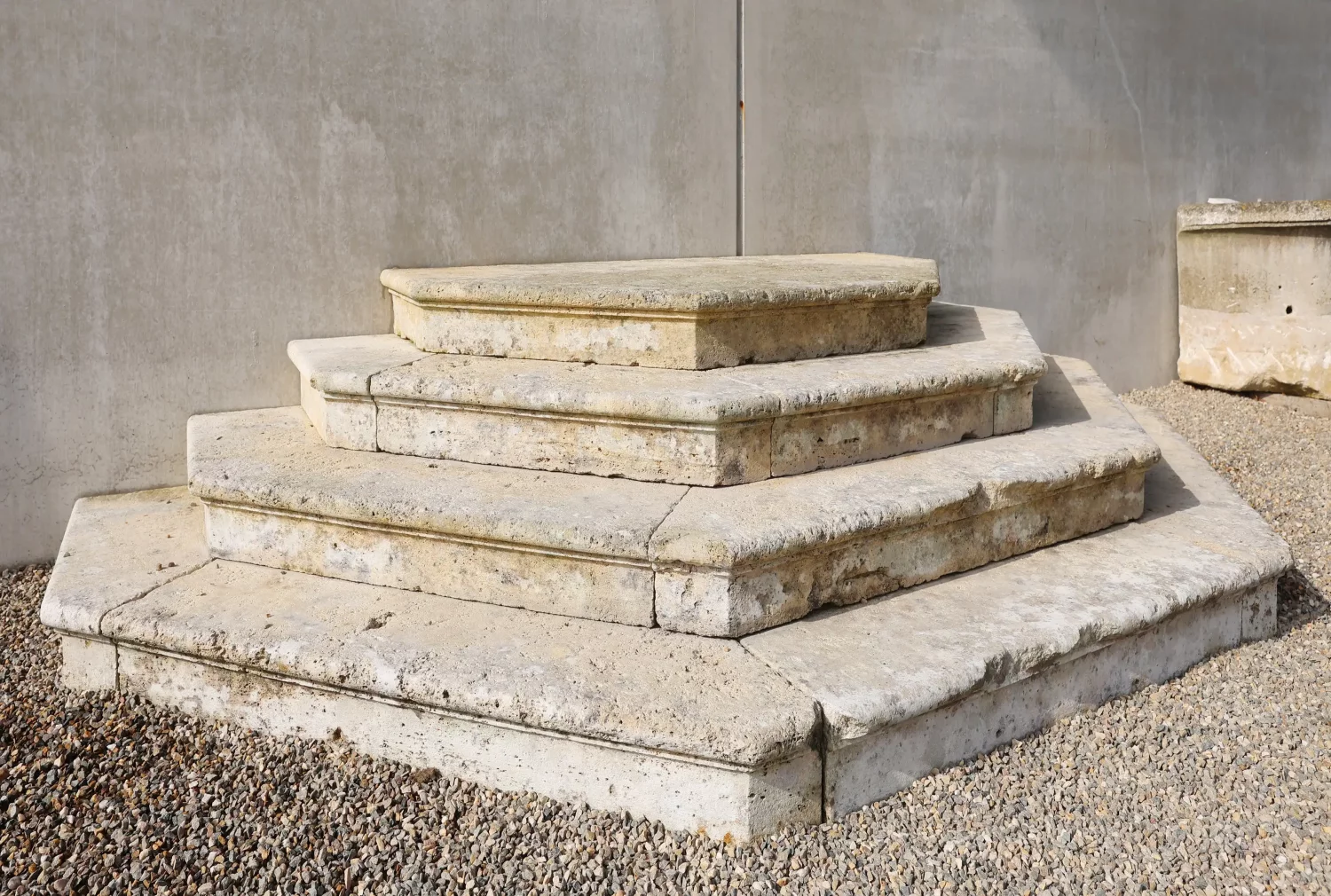 19e eeuwse kalkstenen bordestrap