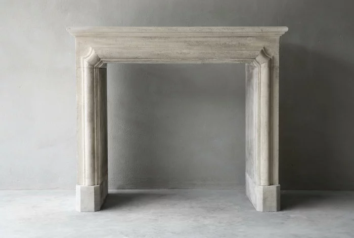 Sierlijke zandsteen schouw