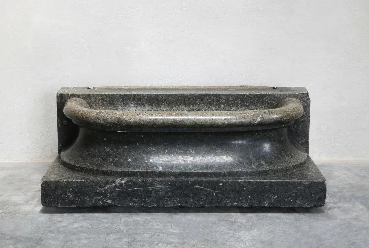 antieke marmeren muurfontein