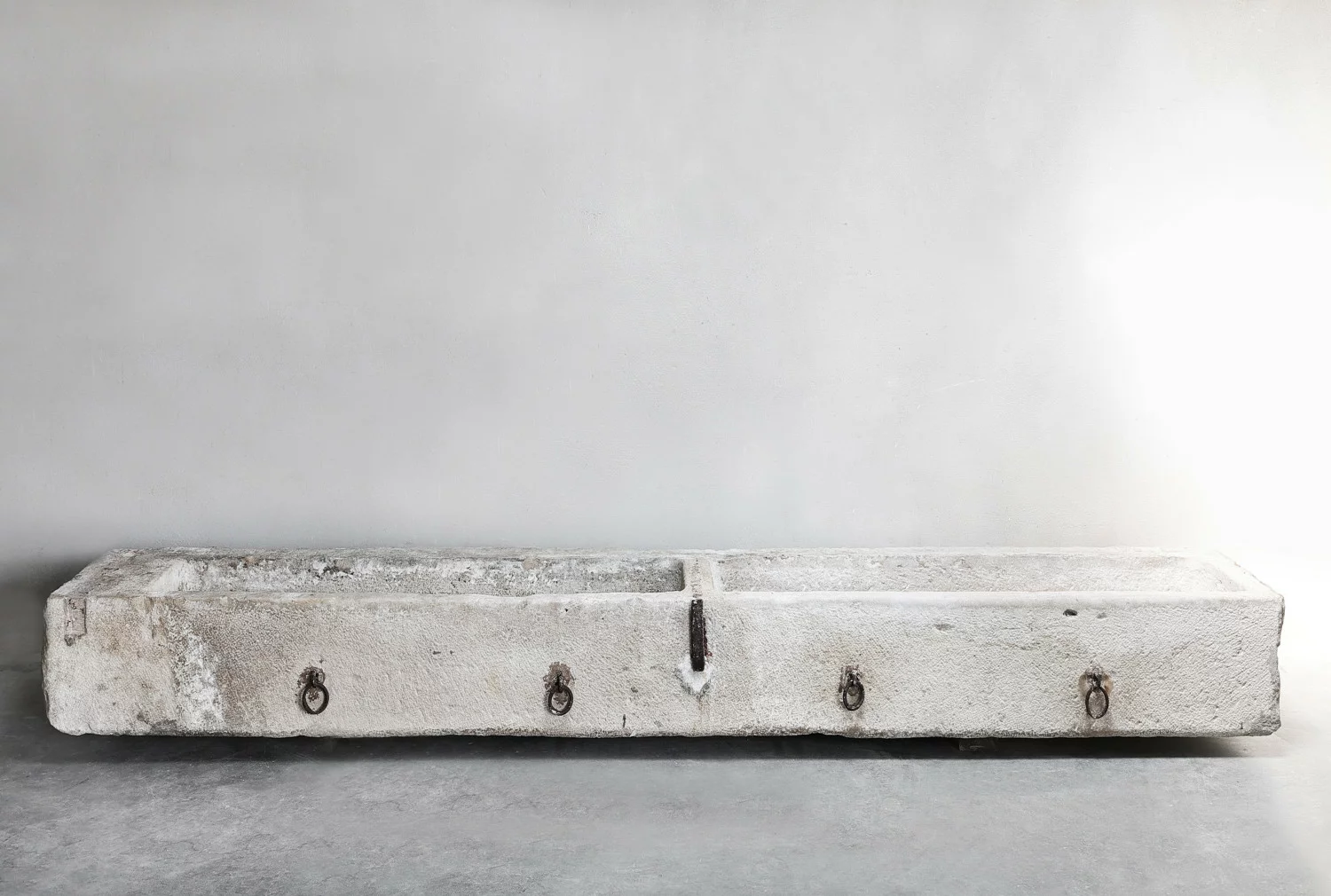 antieke trog franse kalksteen