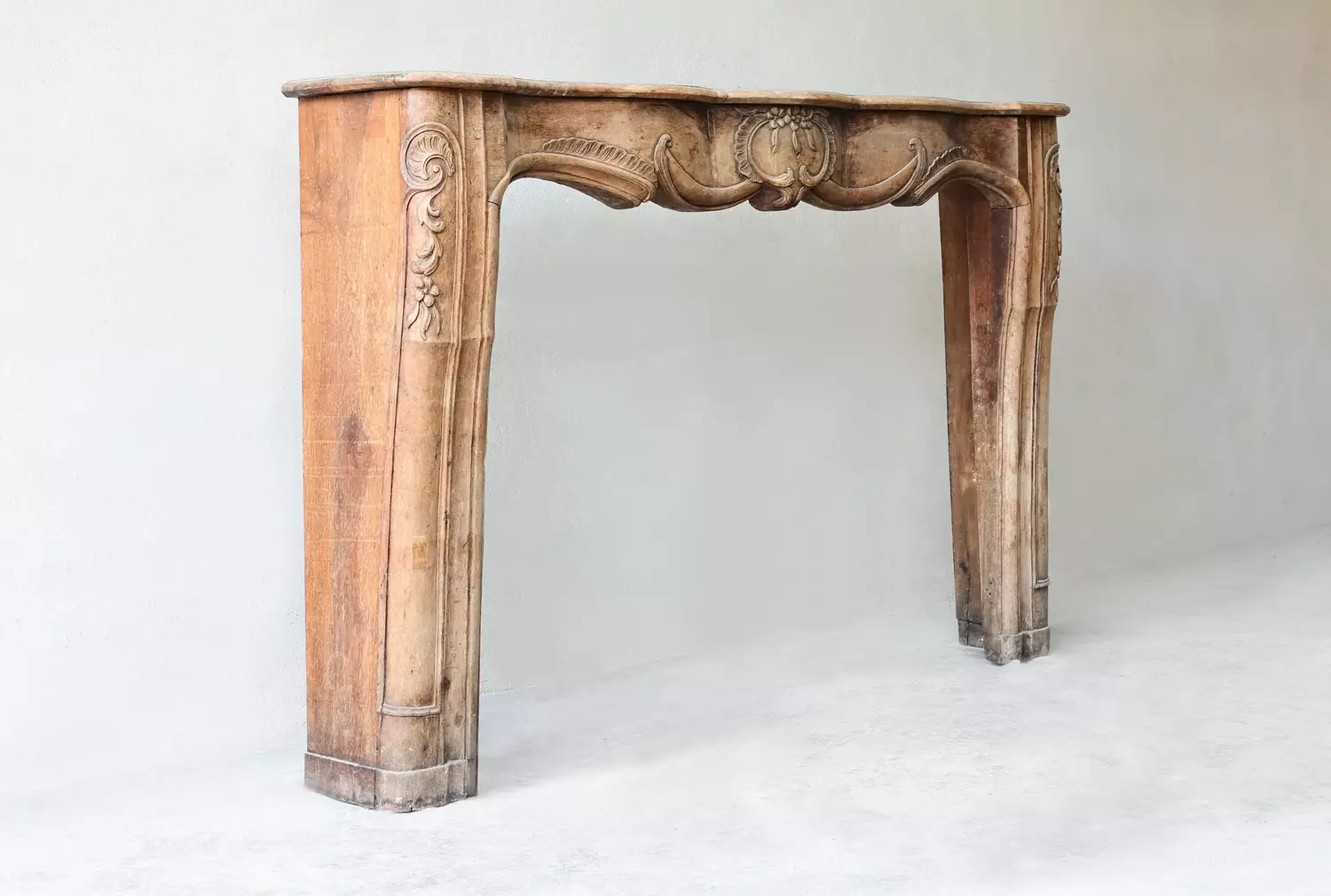 oude schouw van kastanjehout