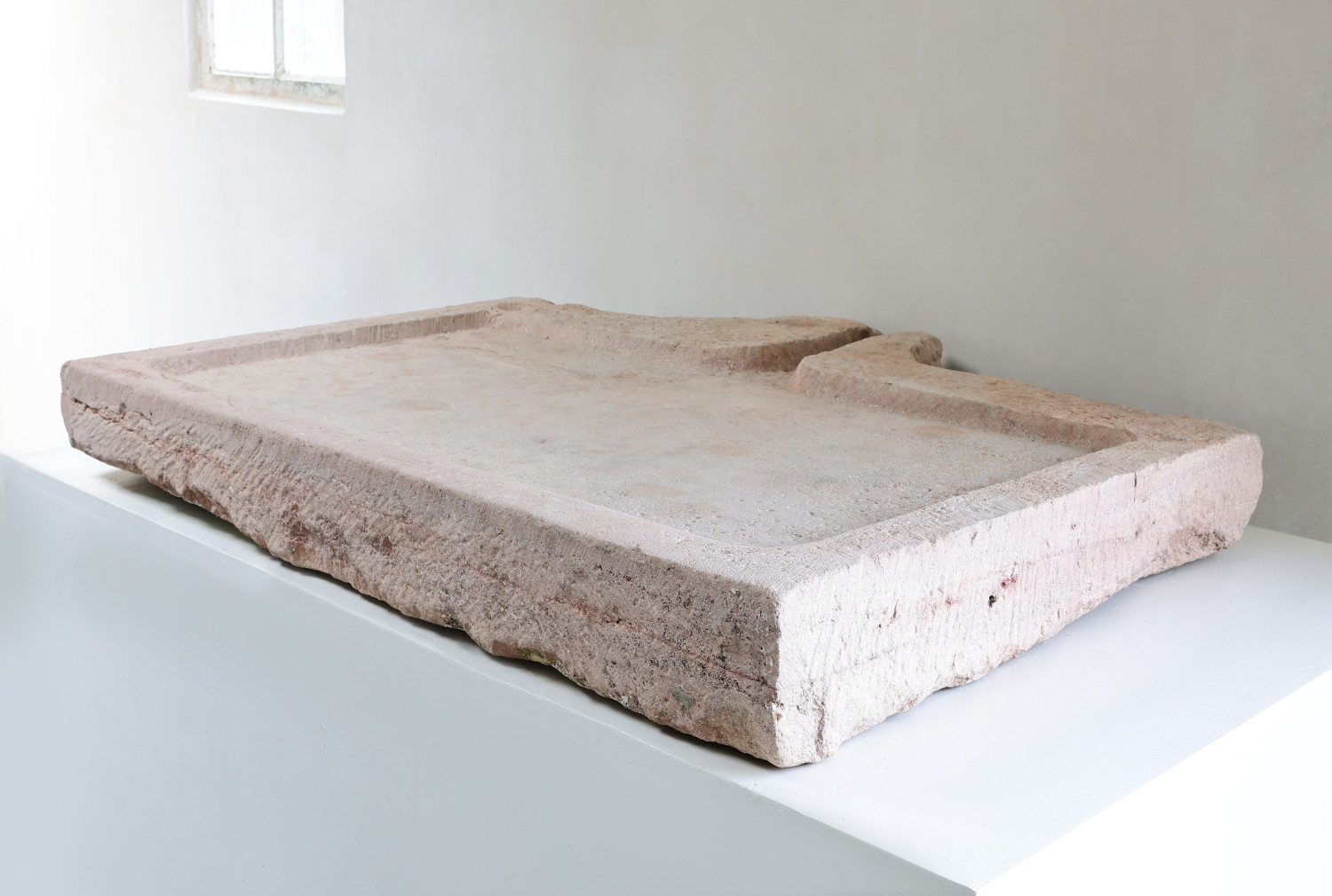 oude wasbak bourgondische steen