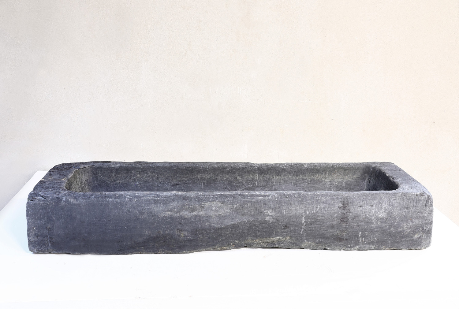 antieke wasbak leisteen