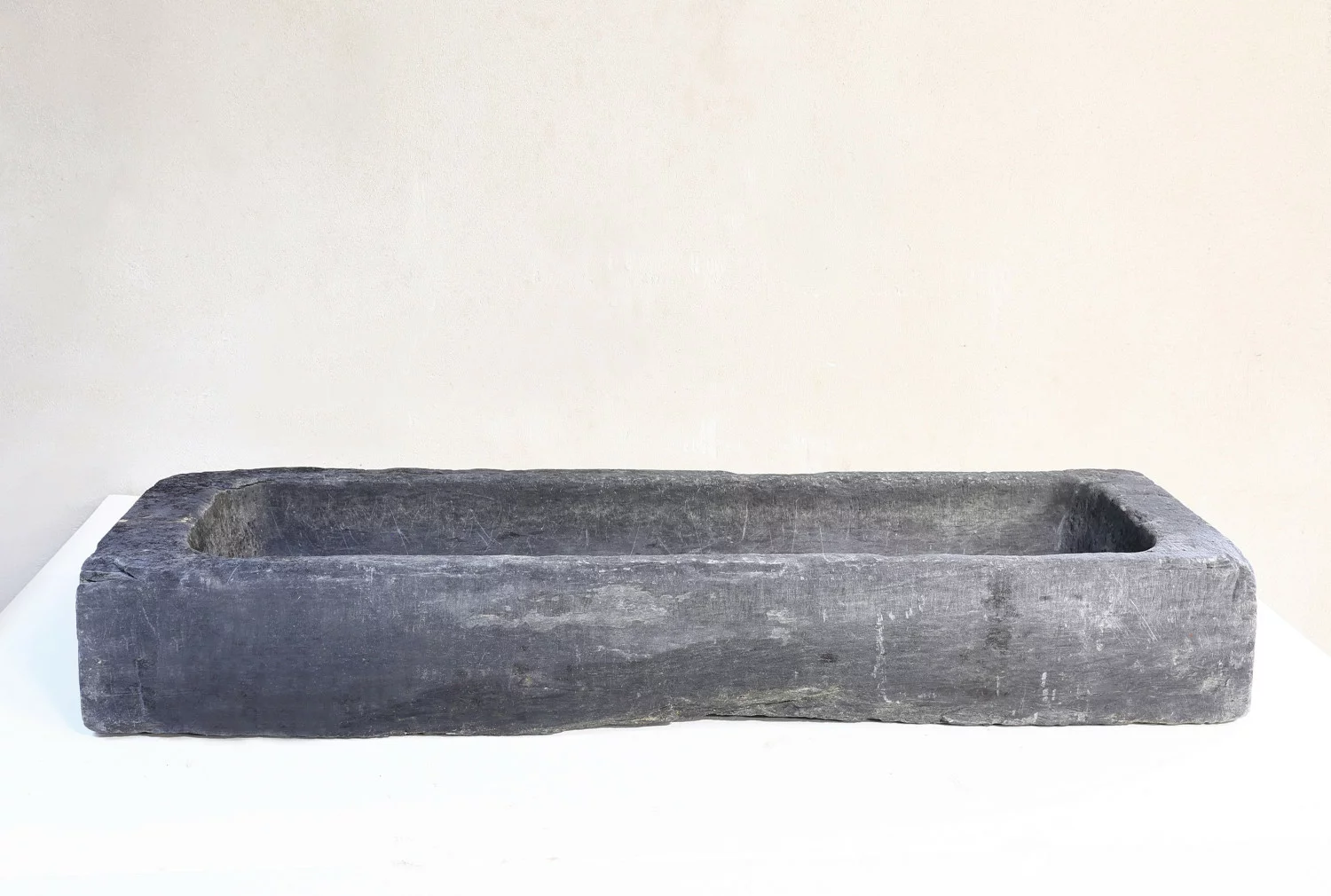 antieke wasbak leisteen