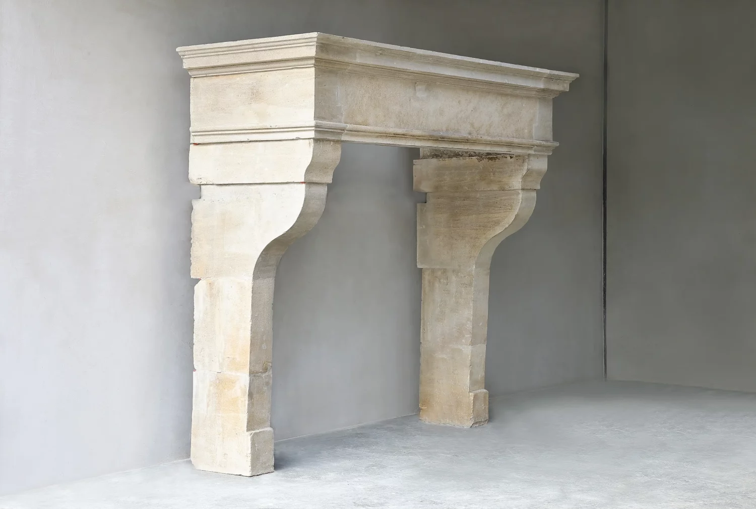 oude franse kalkstenen mantel