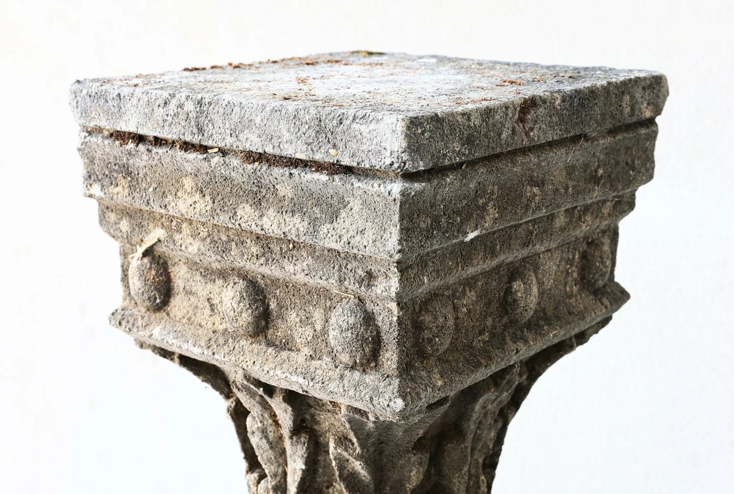 oude franse kalkstenen pilaren