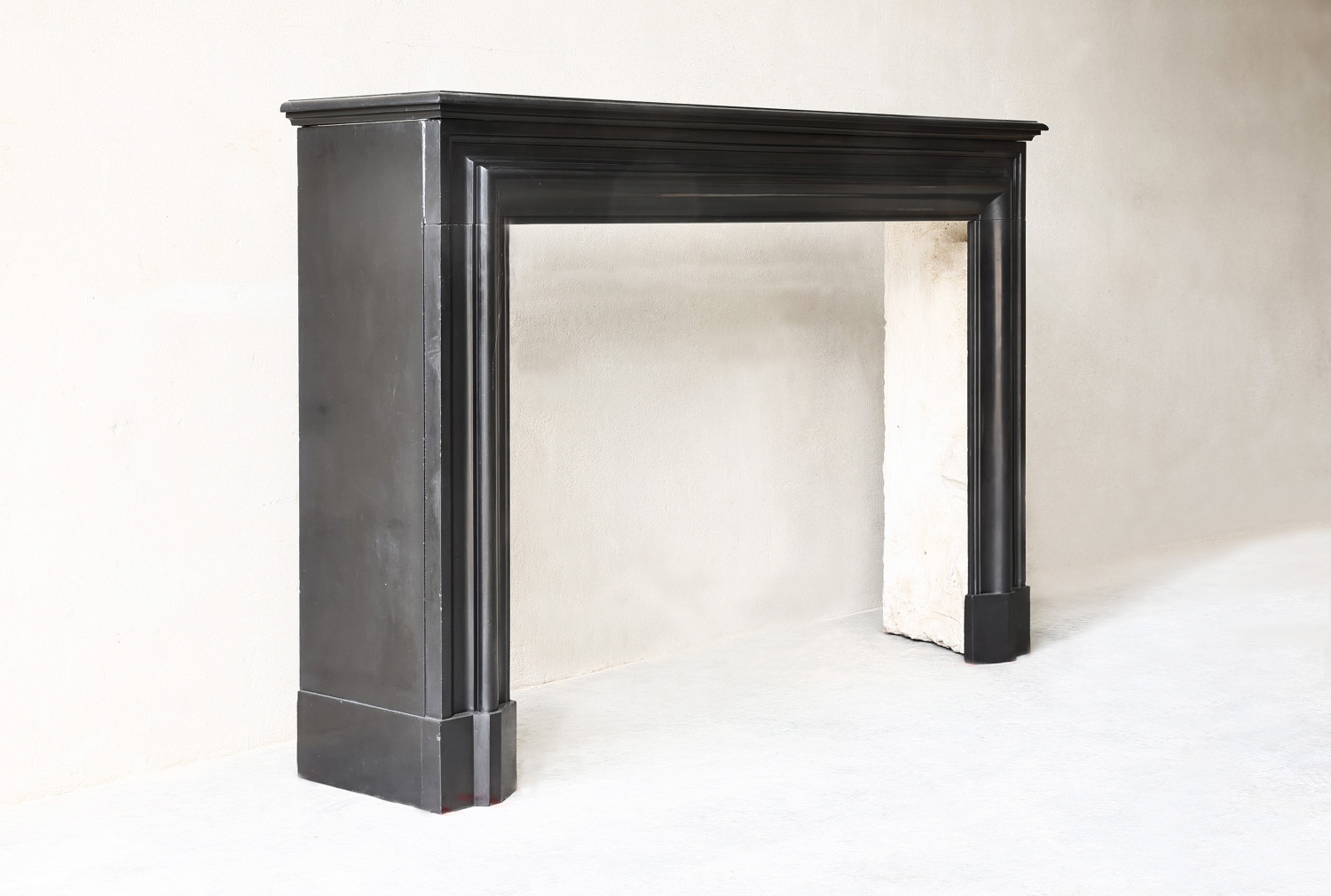 Noir de mazy marmeren mantel