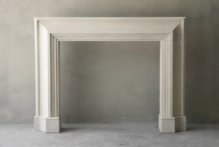 Strakke handgekapte schouw