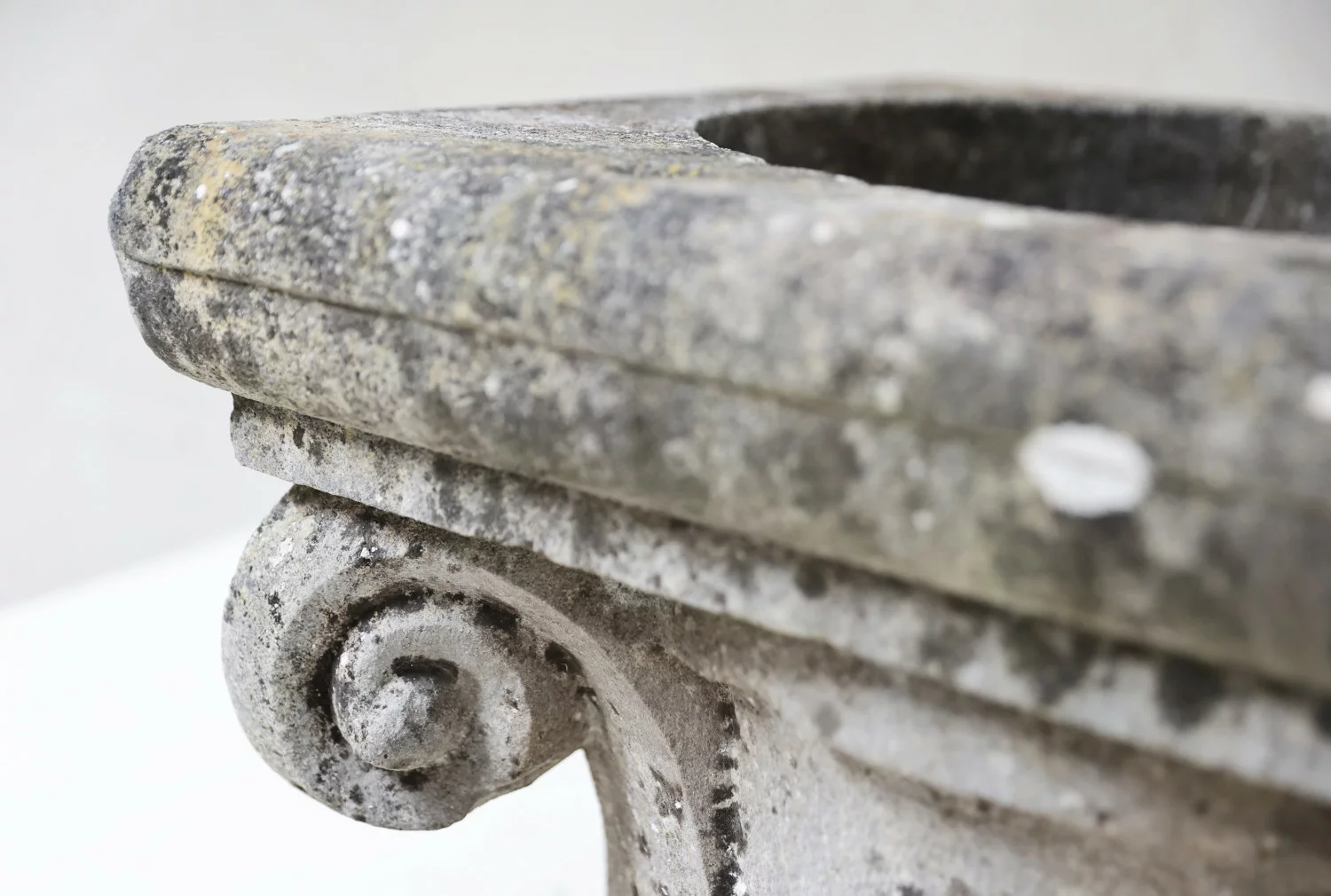 antieke tuinornamenten