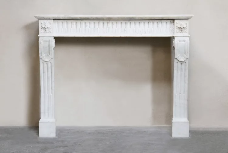 antieke marmeren schouw