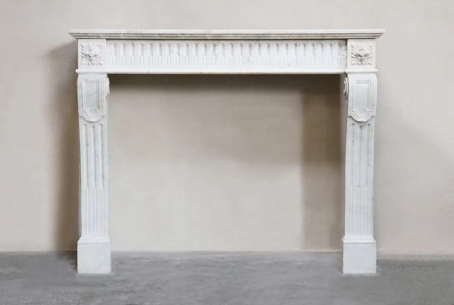 antieke Carrara marmeren schouw