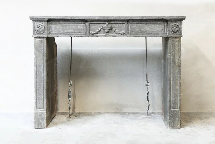 Antieke marmersteen schouw