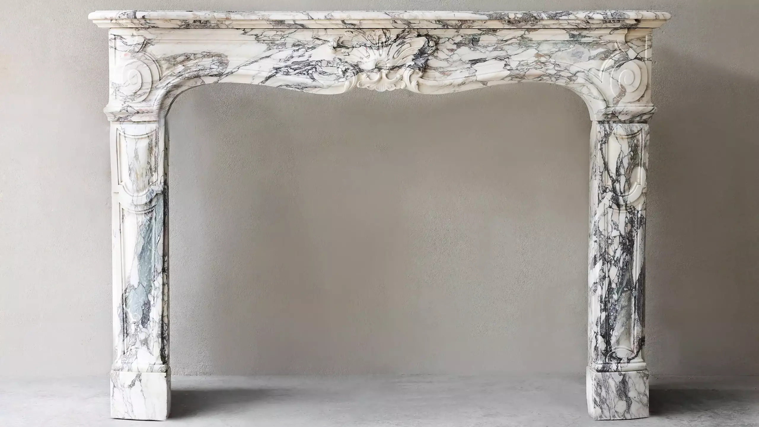 Antieke schouw | breche violetta marmer | 19e eeuw | Louis XV