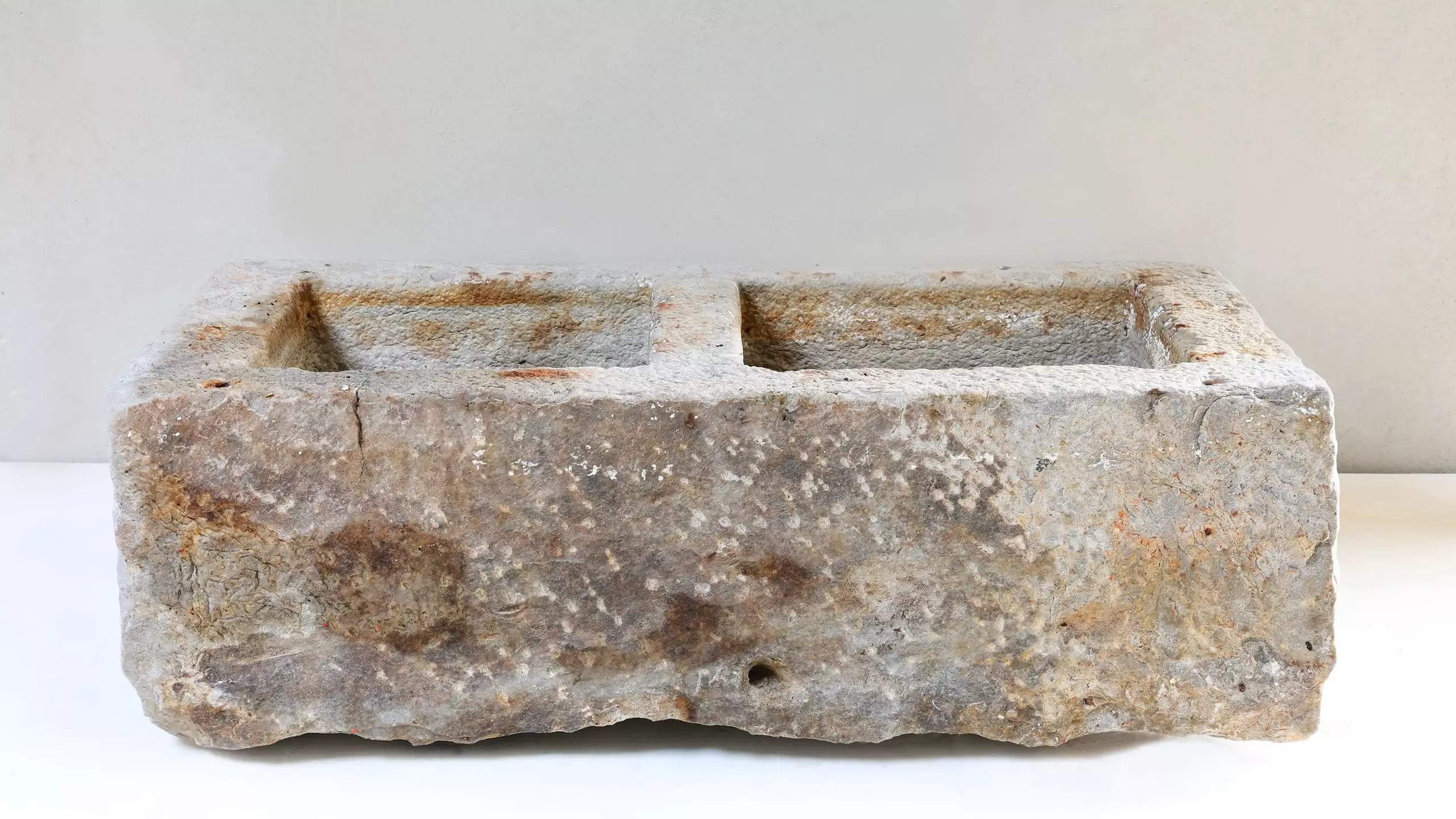 Antieke wasbak | Bourgondische steen | 19e eeuw