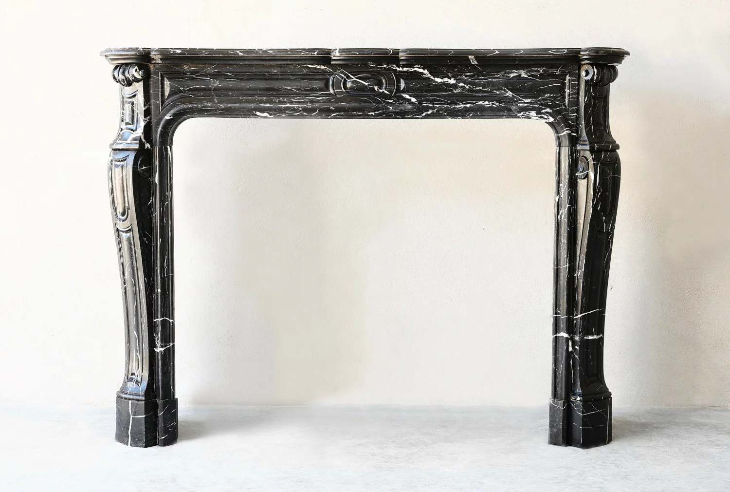 antieke marmeren schouw