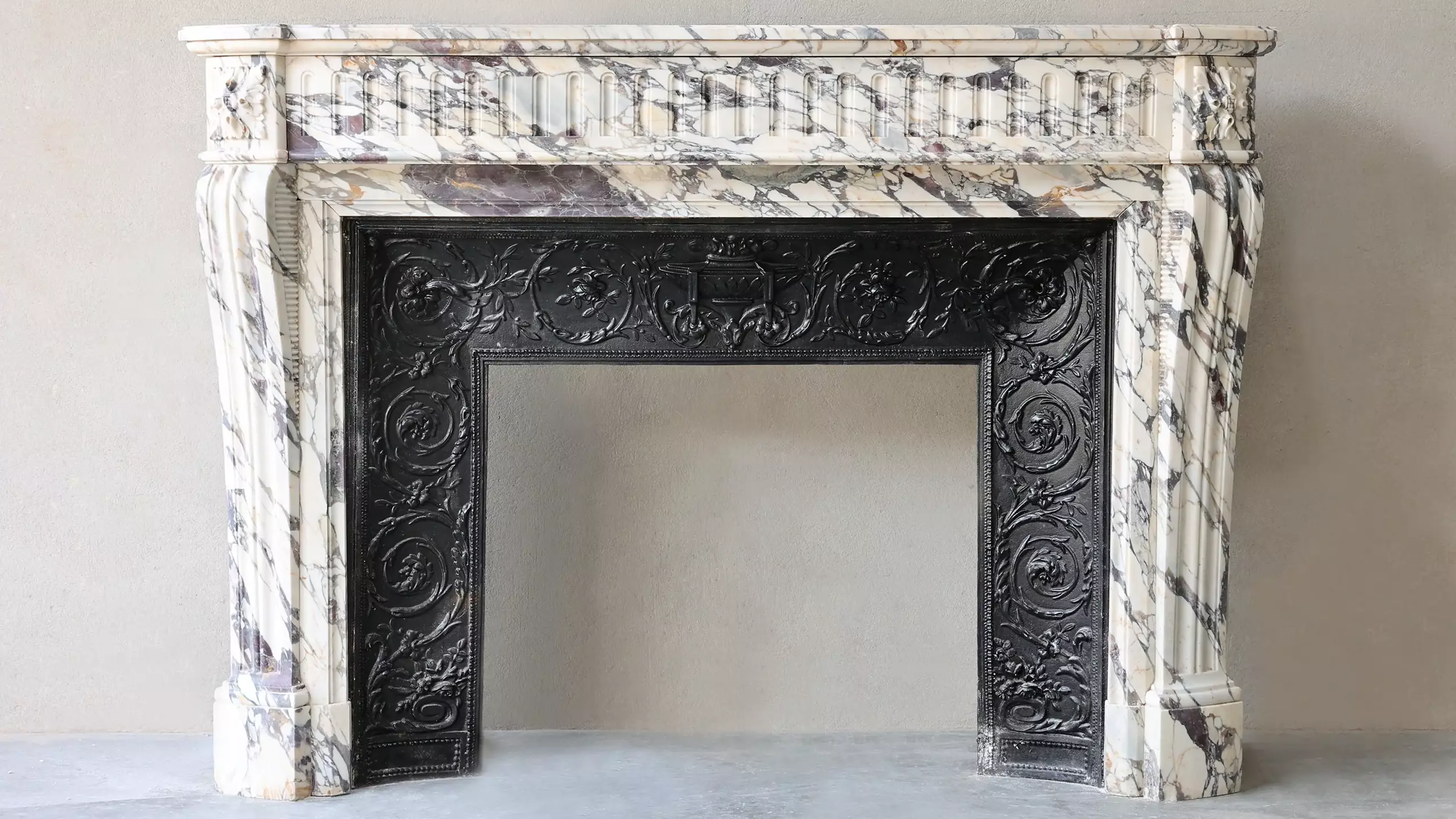 Antieke mantel | Breche Violetta marmer | 19e eeuw | Louis XVI