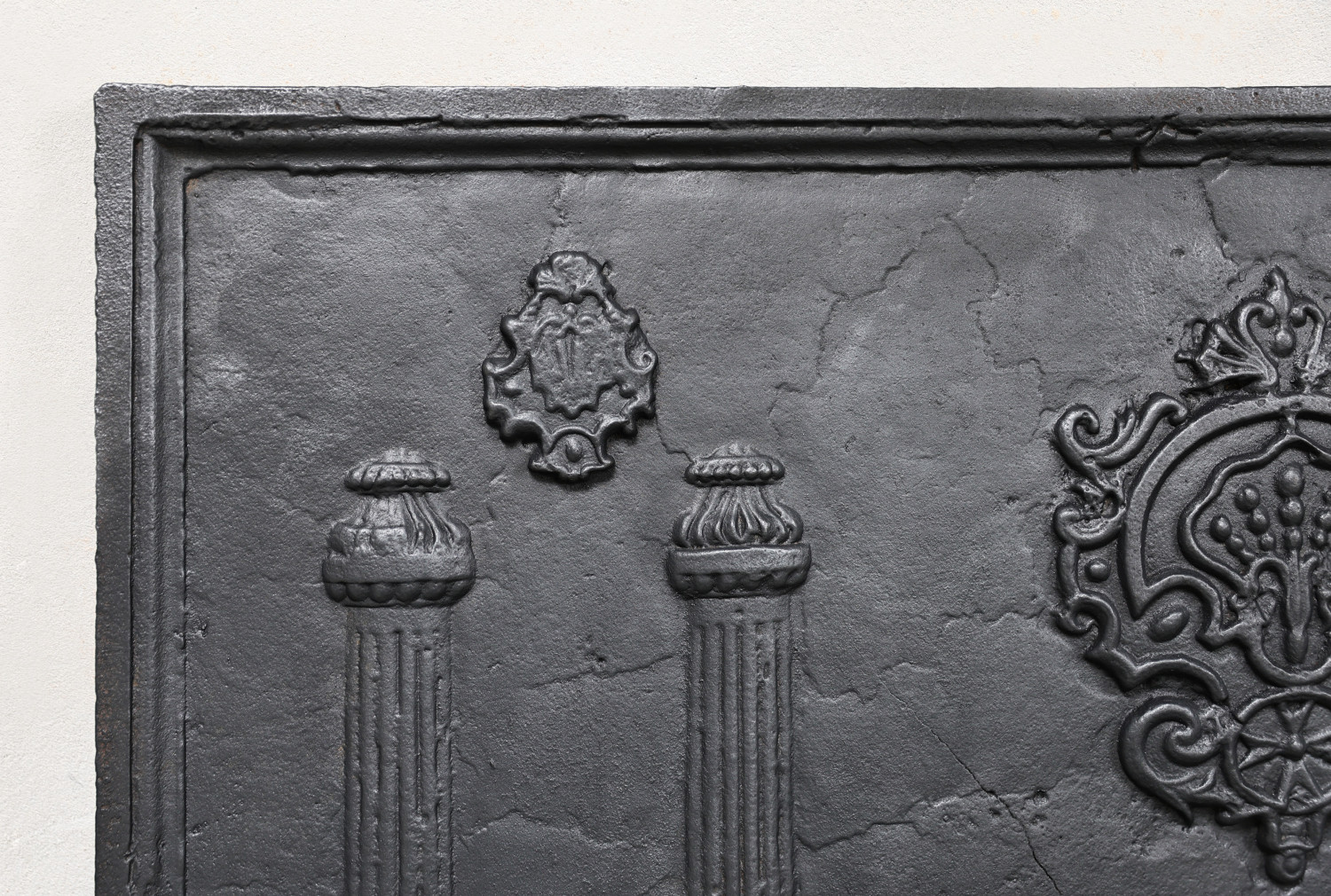 oude franse gietijzeren haardplaat