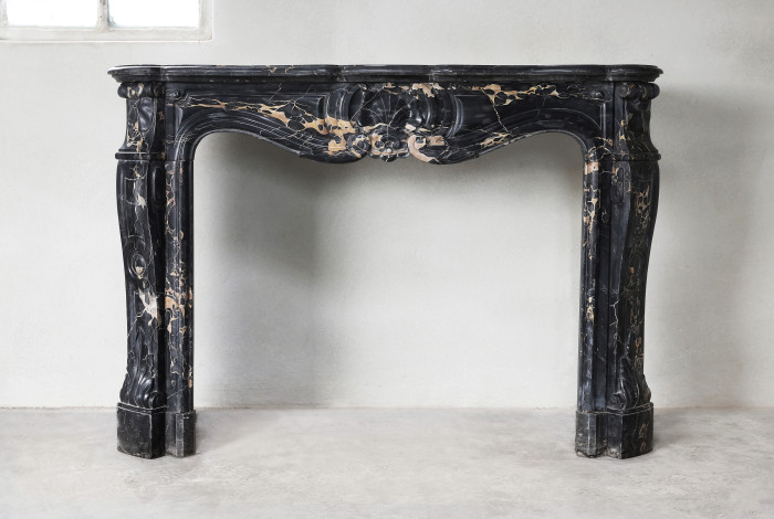 Antieke marmeren schouw