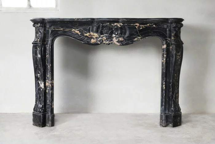 Antieke marmeren schouw