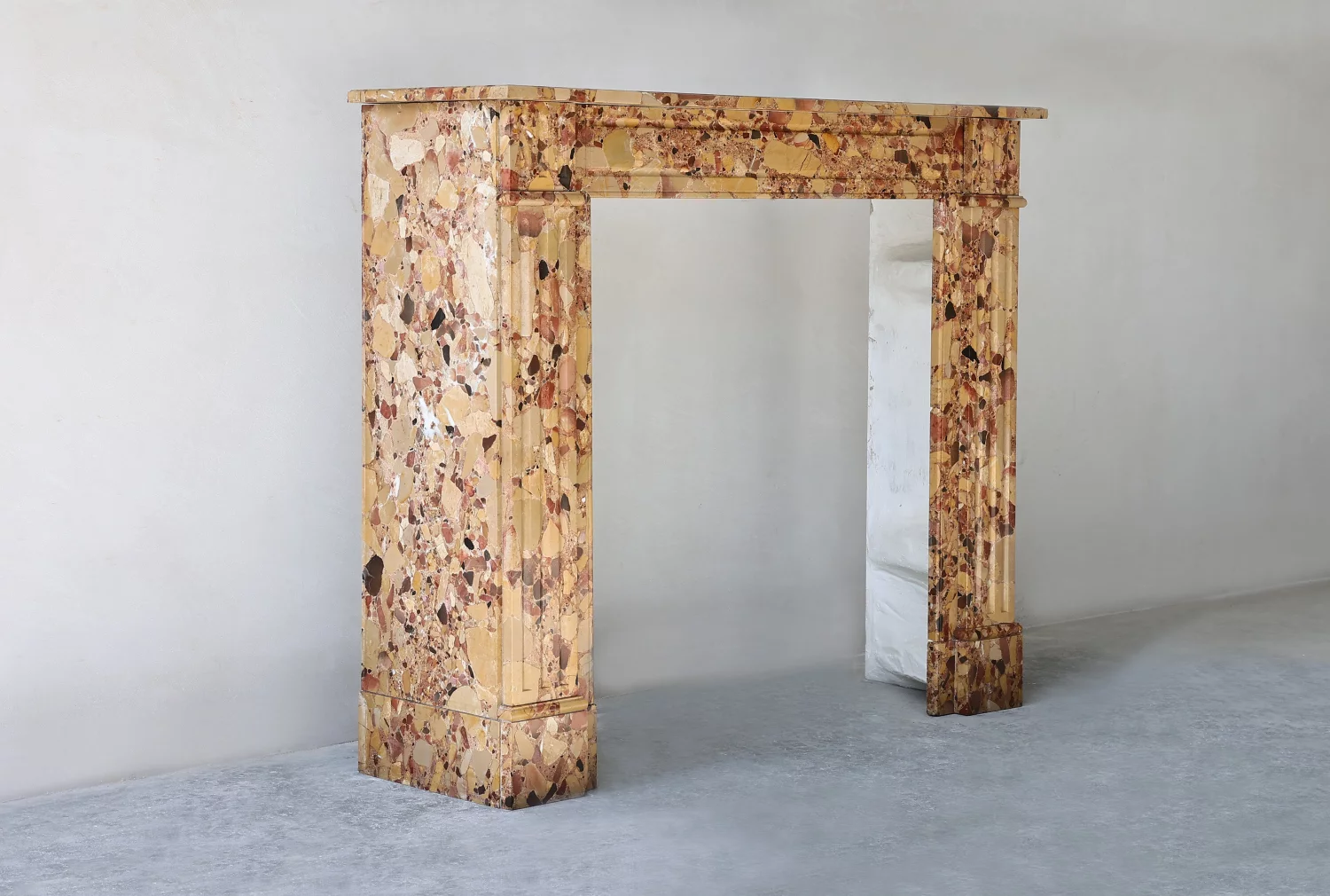 Breche d'alep marmeren mantel