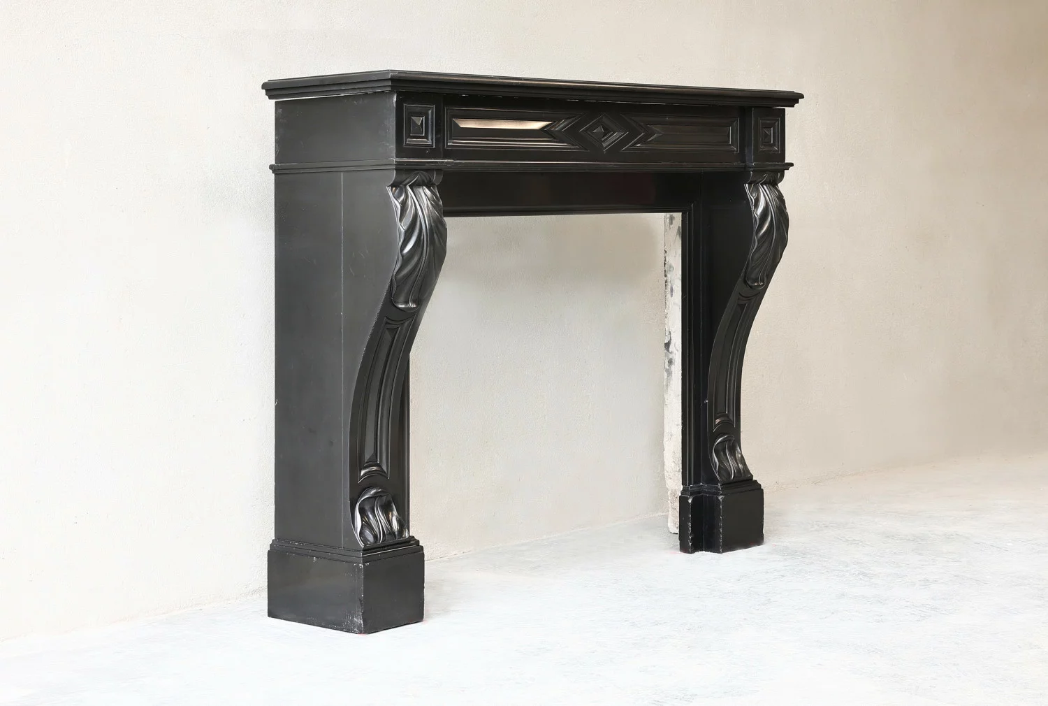 Noir de Mazy marmeren mantel