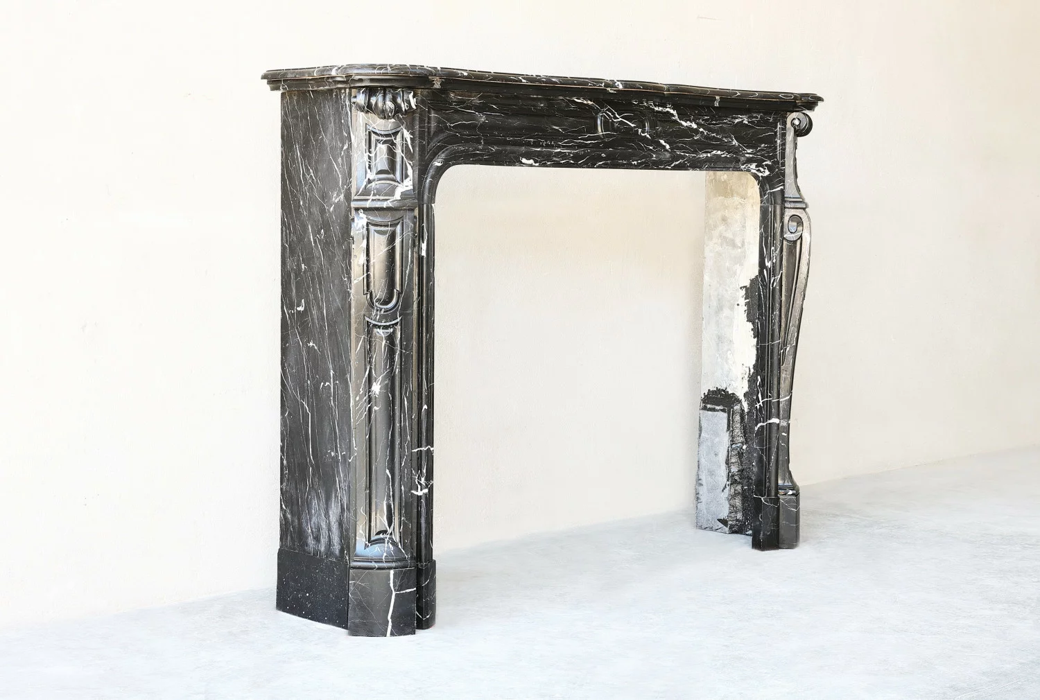 oude marmeren schouw