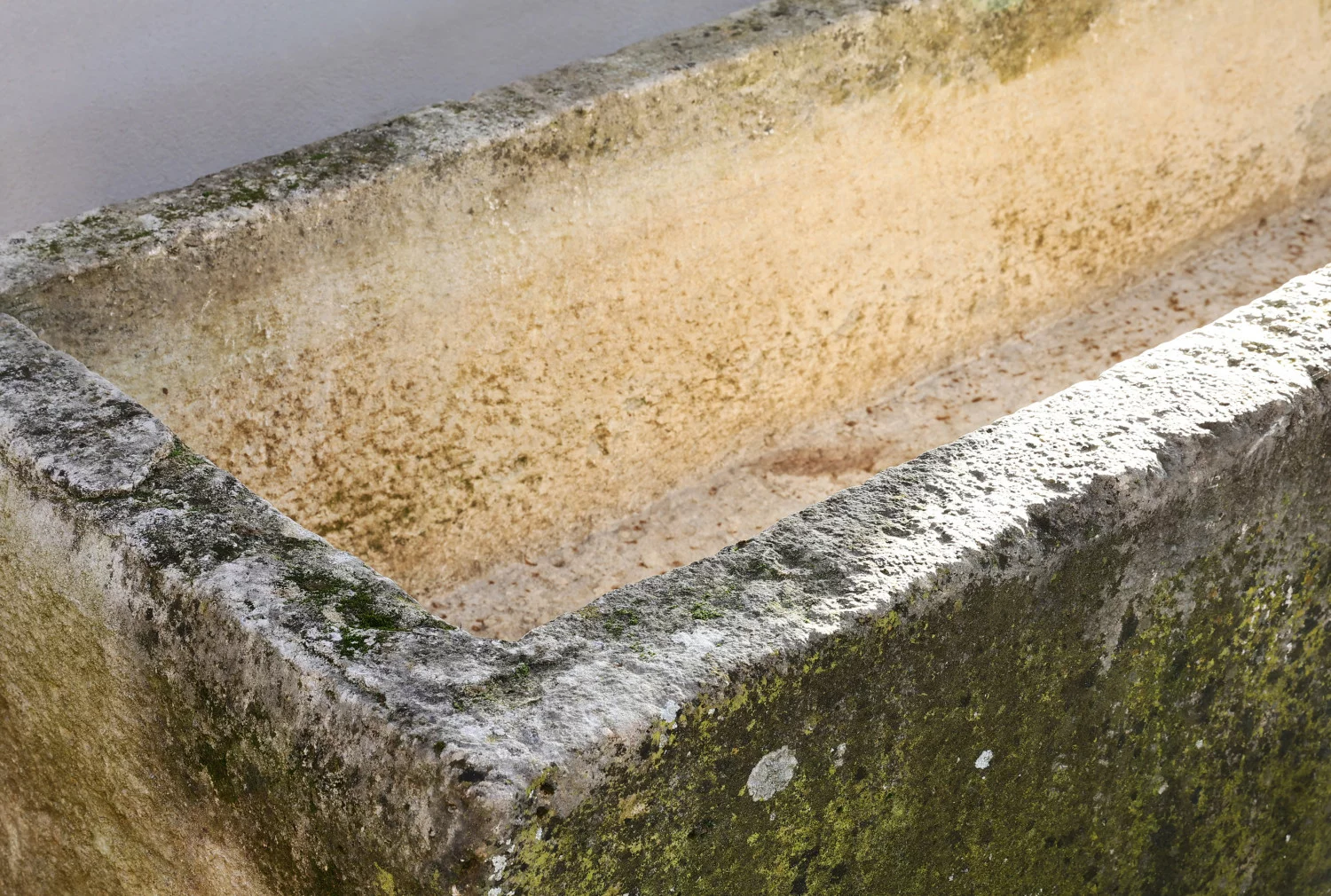 oude franse voederbak