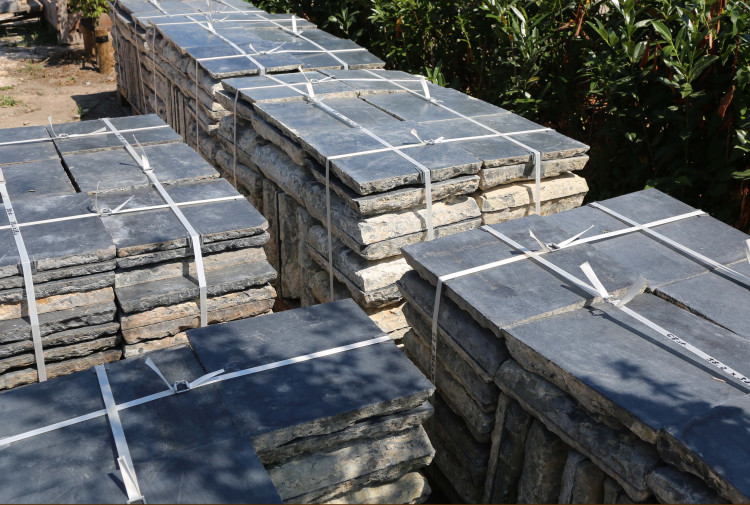 Oude zwart marmer vloer